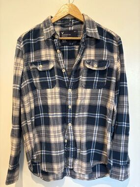 Women’s Medium American Eagle Navy & White Plaid Flannel Button-Up Shirt